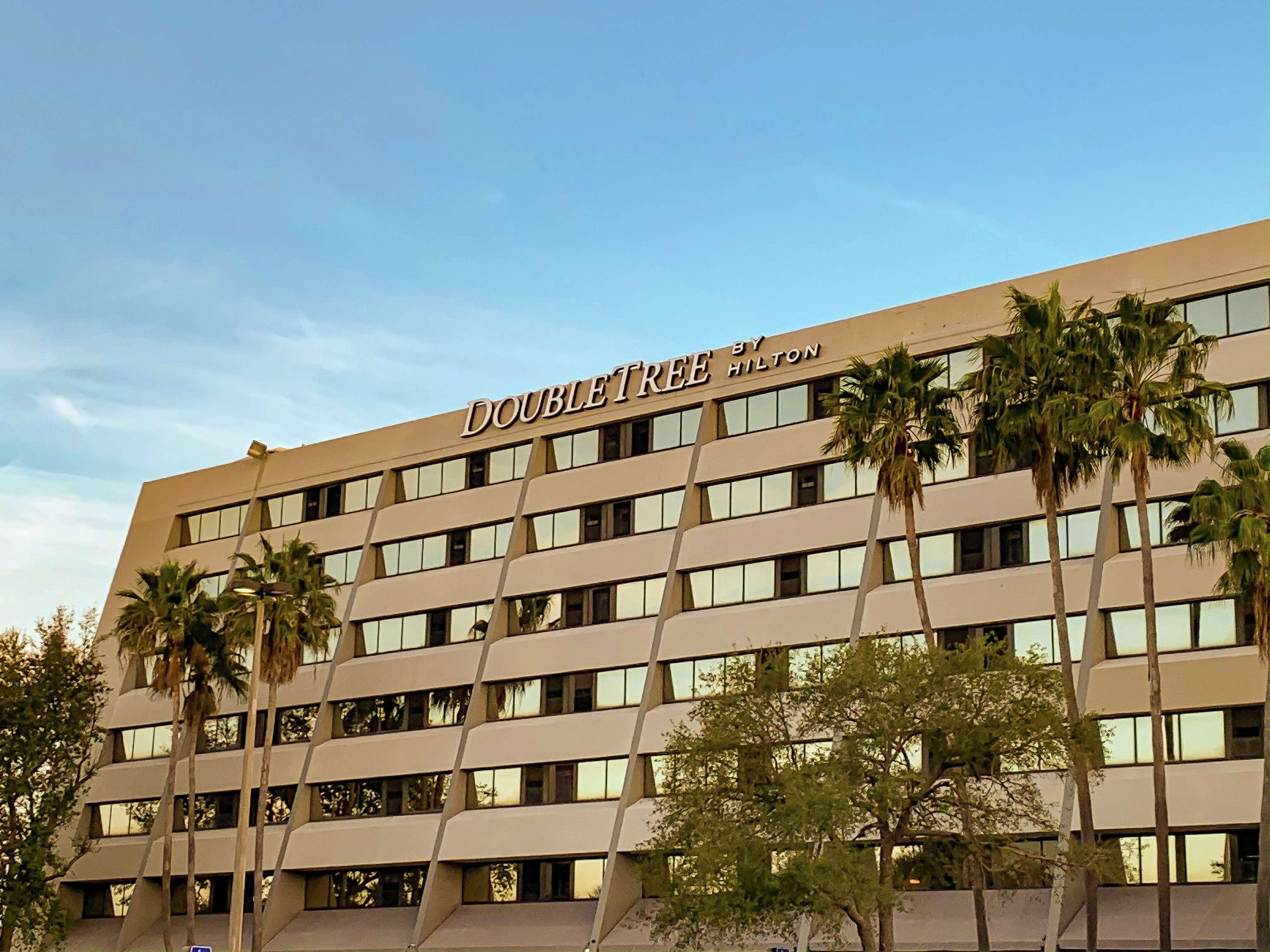 מלון Doubletree By Hilton Tampa Rocky Point Waterfront מראה חיצוני תמונה